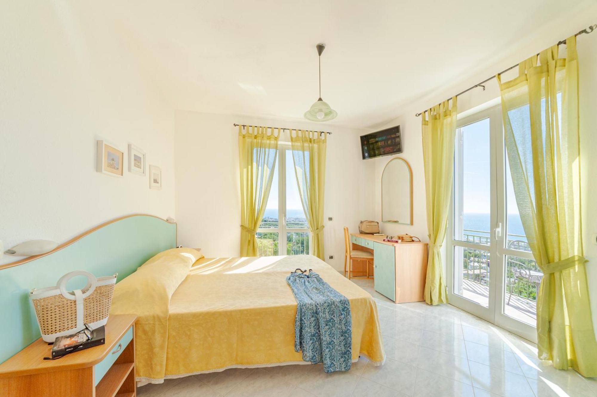 Poggio Del Sole Hotel Forio  Bagian luar foto