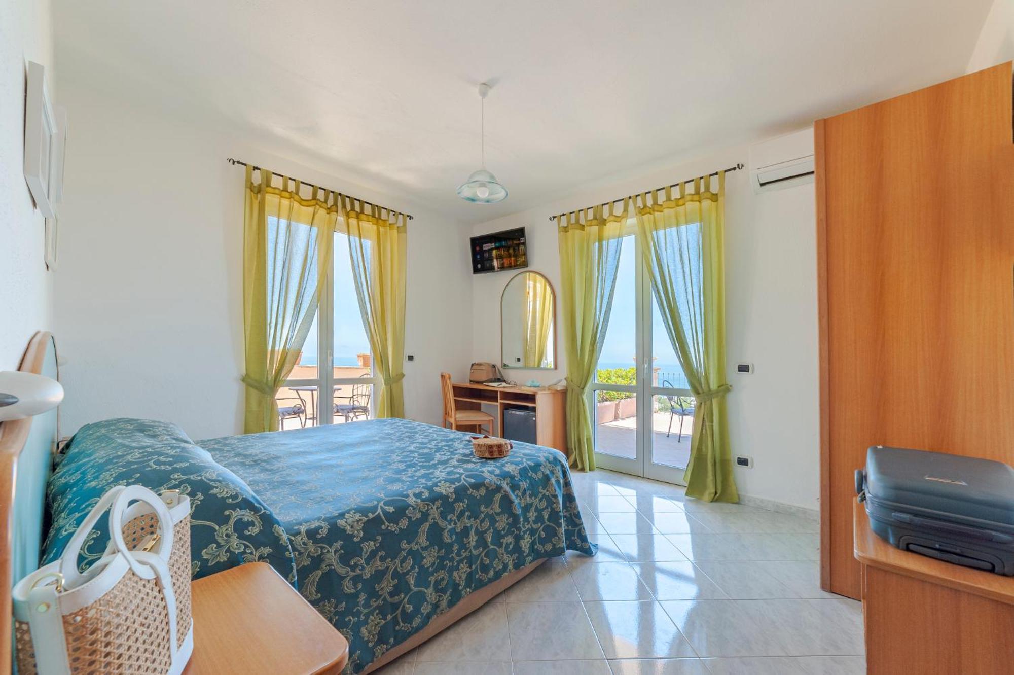 Poggio Del Sole Hotel Forio  Bagian luar foto